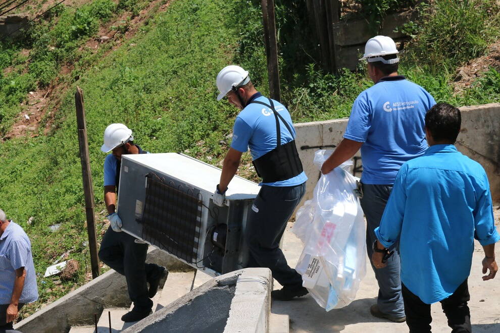 sdg12_fair_recycling.jpg Unser Klimaschutzprojekt unterstützt nachhaltigen Konsum und Produktion, indem es den effizienten Ressourceneinsatz fördert, den Verbrauch minimiert, Wertstoffe wiederverwendet und die Umweltbelastung durch fachgerechtes Recycling reduziert